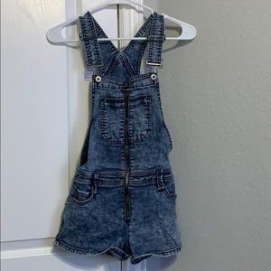woman’s, short overalls